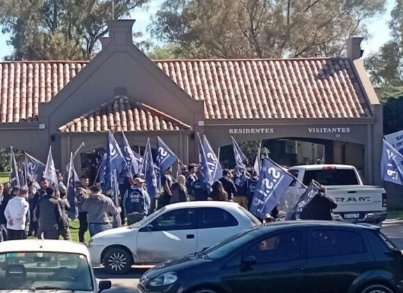 Nos movilizamos en Bahía Blanca y exigimos a Securion la reincorporación de dos vigiladores